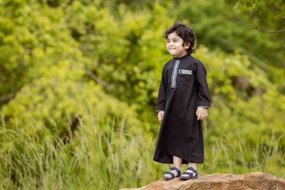 Black Embroidered Thobe